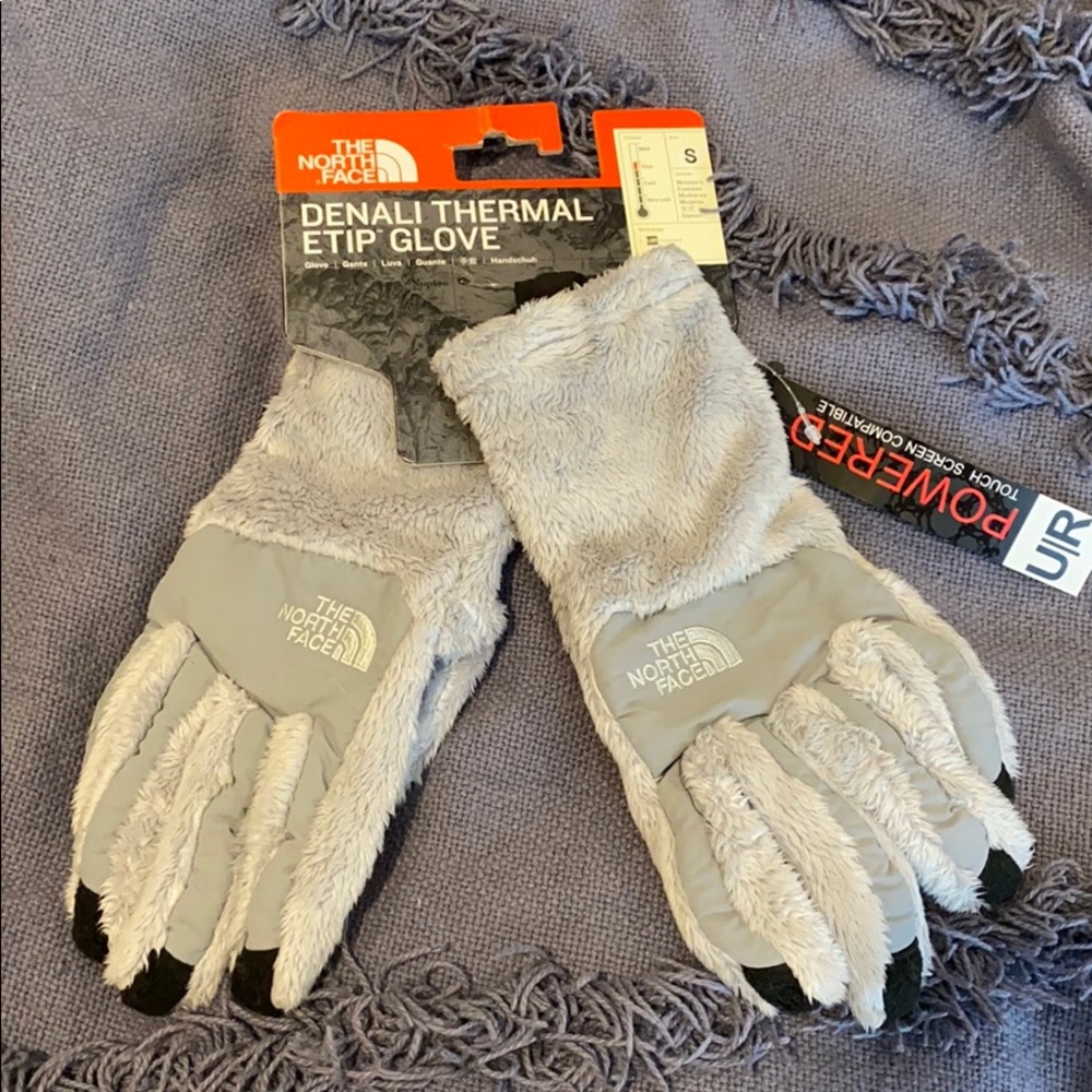 North face snow gloves with touchscreen fingers !